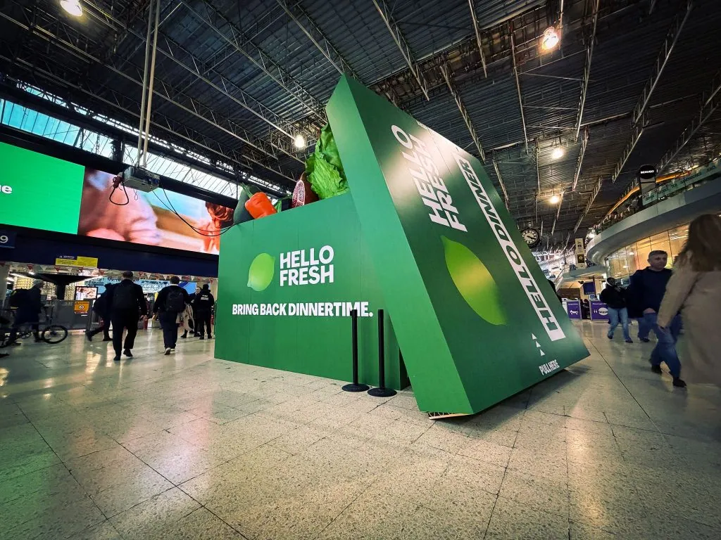 A Giant Box Appeared in Waterloo Station - detail