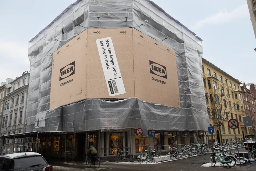 IKEA Wrapped a Whole City in Cardboard - detail